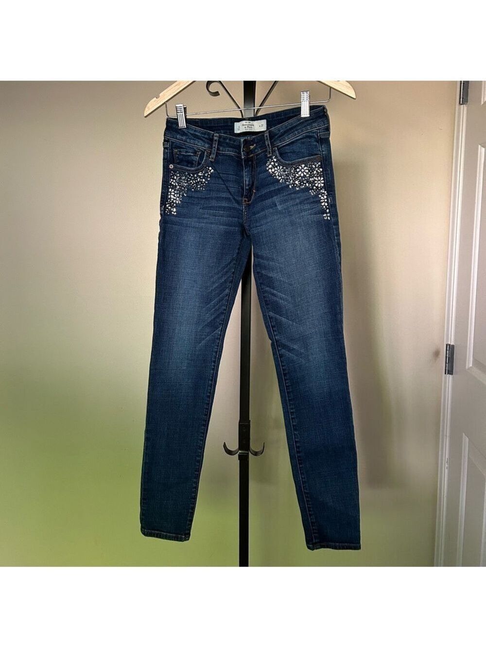 Abercrombie & Fitch Embellished Skinny Jeans, Size 4 W 27.
